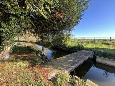 Terrain de loisirs - Bois - Etang à vendre à Laon dans l'Aisne (02000), ref : 02002-342