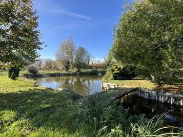 Terrain de loisirs - Bois - Etang à vendre à Laon dans l'Aisne (02000), ref : 02002-342