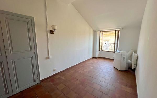 Appartement à louer    3 pièces •  Bastia