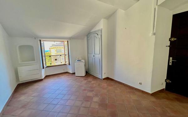 Appartement à louer    3 pièces •  Bastia