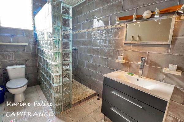 Dpt Martinique (972), à vendre RIVIERE PILOTE Villa T4 + 2 T2 sur terrain de 3395 m²