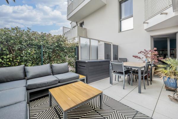 Viroflay (78220) VIROFLAY RIVES GAUCHE 3 PIECES - 2 chambres-Terrasse de 17M²