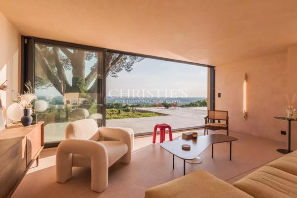 Propriété d’Architecte Moderniste – Panorama à Couper le Souffle près de Bordeaux