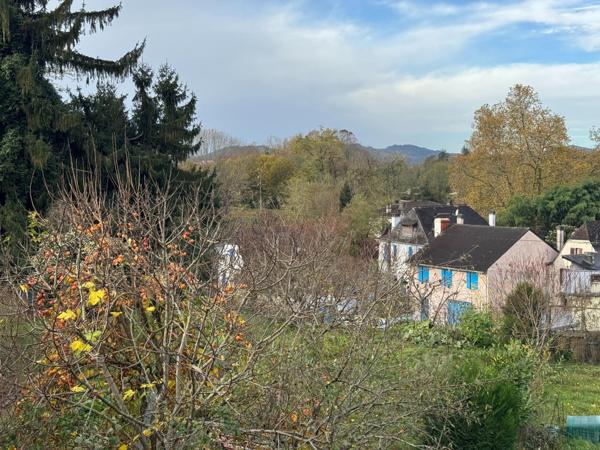 Grande maison de ville avec jardin, vue Pyrénées