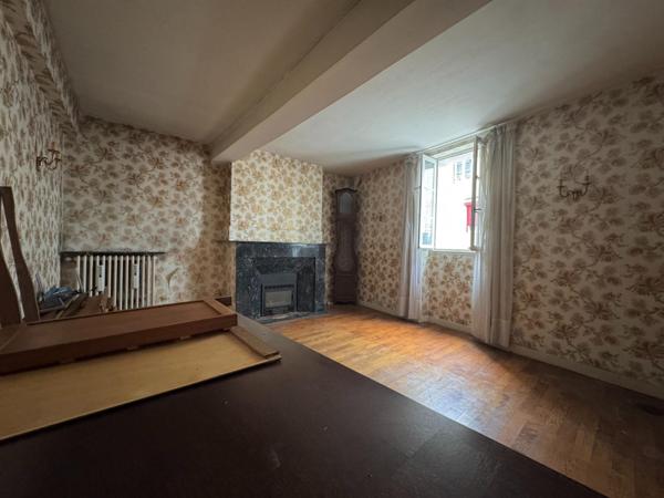 Grande maison de ville avec jardin, vue Pyrénées