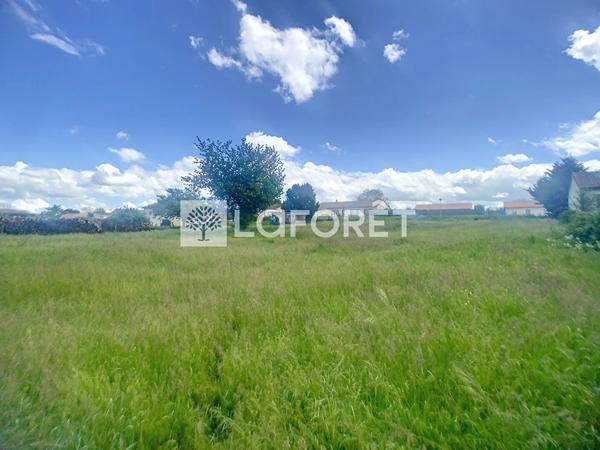 Achat terrain près de Airvault - 1350 m² - 18 540 €