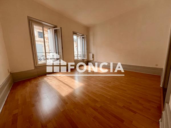 Location Appartement 2 pièces 49.57 m² - 41 RUE GARONNE Agen 47000