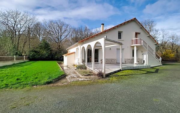 Maison à vendre    7 pièces • 178 m2 Couëron