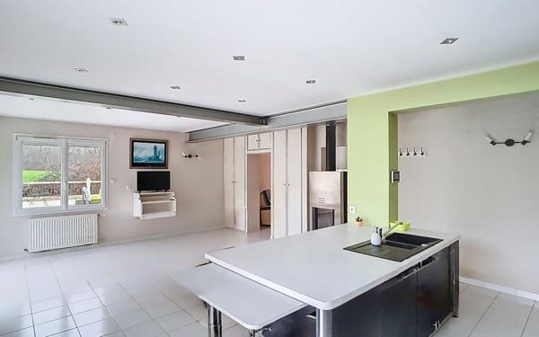 Maison à vendre    7 pièces • 178 m2 Couëron