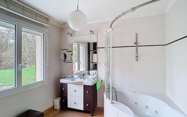 Maison à vendre    7 pièces • 178 m2 Couëron