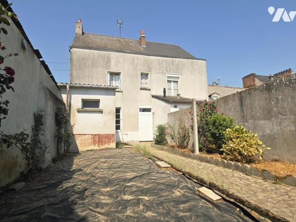 Ensemble immobilier comprenant deux maisons accolées, proche centre ville de CHÂTEAU-GONTIER.
