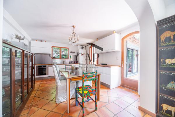 Aix-en-Provence (13100) Belle propriété à 2 km du centre d’Aix – 243 m² habitables sur 5 430 m² de terrain