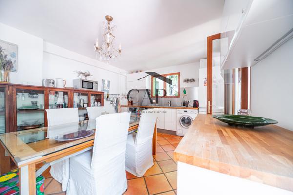 Aix-en-Provence (13100) Belle propriété à 2 km du centre d’Aix – 243 m² habitables sur 5 430 m² de terrain