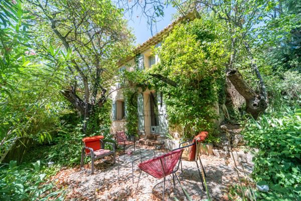 Aix-en-Provence (13100) Belle propriété à 2 km du centre d’Aix – 243 m² habitables sur 5 430 m² de terrain