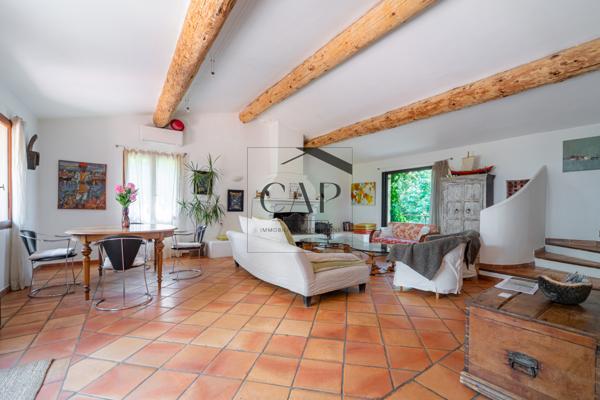 Aix-en-Provence (13100) Belle propriété à 2 km du centre d’Aix – 243 m² habitables sur 5 430 m² de terrain