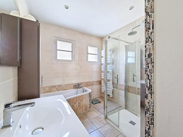 Charmante maison au calme - 6 chambres - BAUNE