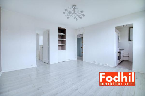 Châtenay-Malabry, Appartement 3 pièces de 49m², 2 chambres avec cave.