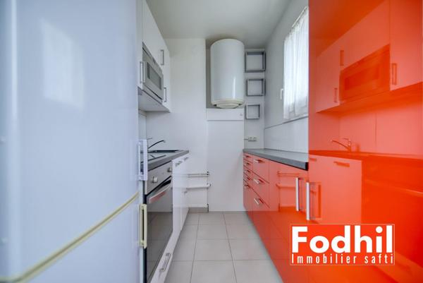 Châtenay-Malabry, Appartement 3 pièces de 49m², 2 chambres avec cave.