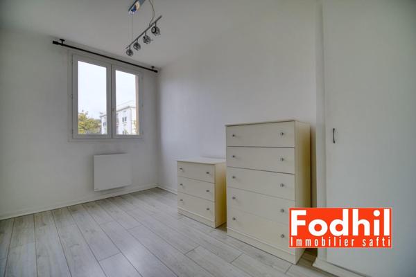 Châtenay-Malabry, Appartement 3 pièces de 49m², 2 chambres avec cave.