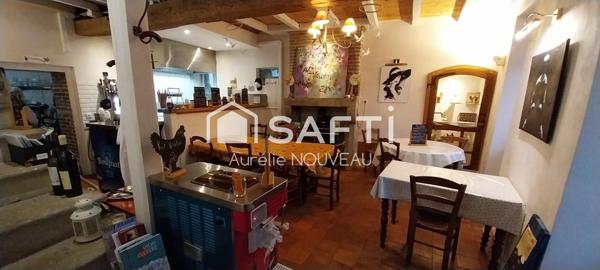 Murs et fonds de commerce dans le village de Charroux