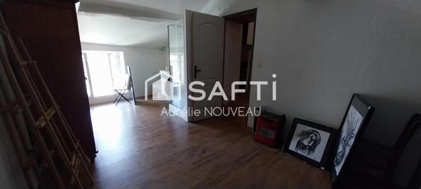 Murs et fonds de commerce dans le village de Charroux