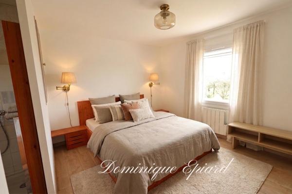 Havre de paix à Nouaillé : Maison 105 m² + Véranda 25 m², 3 CH, sans vis-à-vis. Proche commerces et double garage