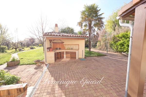 Havre de paix à Nouaillé : Maison 105 m² + Véranda 25 m², 3 CH, sans vis-à-vis. Proche commerces et double garage