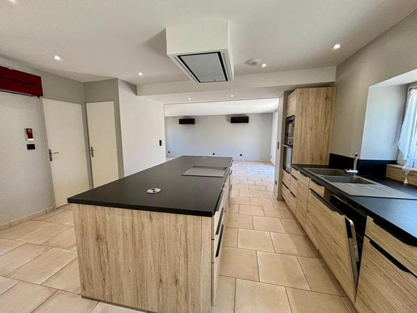 Maison familiale de 170 m² entièrement rénovée avec goût - Pougues-les-Eaux - 3 chambres - garage -  terrain 393 m²