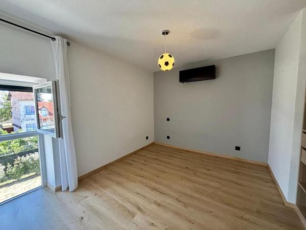 Maison familiale de 170 m² entièrement rénovée avec goût - Pougues-les-Eaux - 3 chambres - garage -  terrain 393 m²