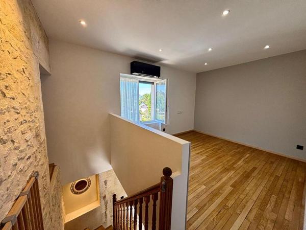 Maison familiale de 170 m² entièrement rénovée avec goût - Pougues-les-Eaux - 3 chambres - garage -  terrain 393 m²