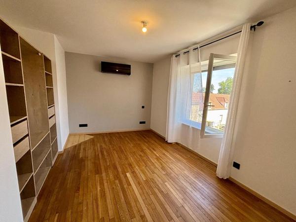 Maison familiale de 170 m² entièrement rénovée avec goût - Pougues-les-Eaux - 3 chambres - garage -  terrain 393 m²