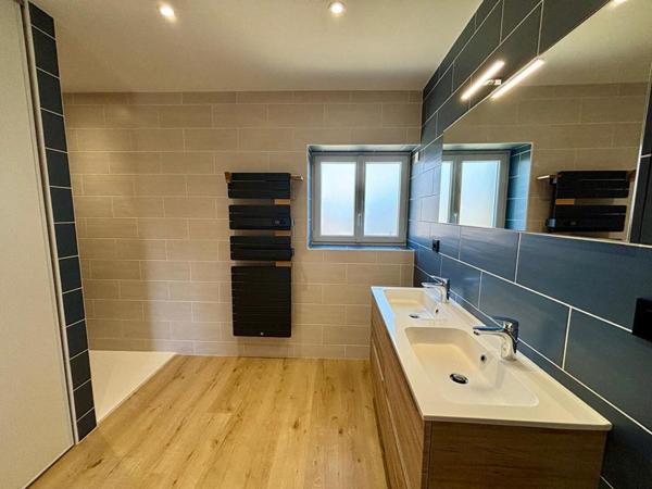 Maison familiale de 170 m² entièrement rénovée avec goût - Pougues-les-Eaux - 3 chambres - garage -  terrain 393 m²