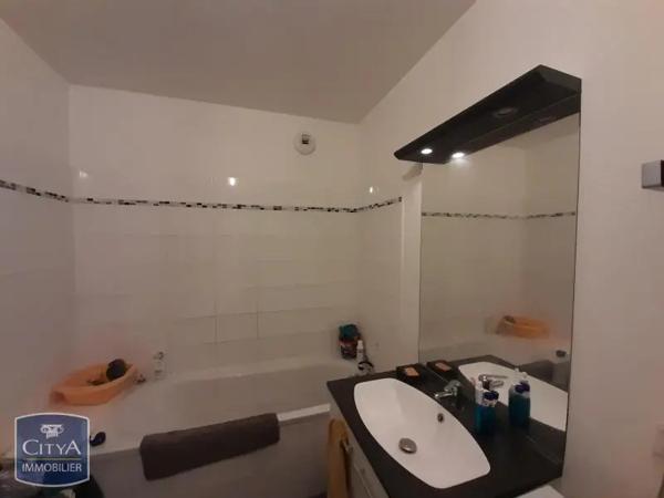 Appartement à louer 3 pièces 69.7m² Lille (59260)
