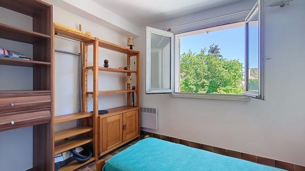 SAINTE MAXIME 2 PIECES CENTRE VILLE MER A PIED