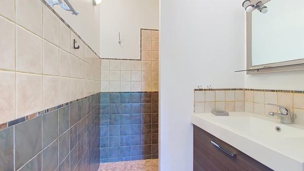 SAINTE MAXIME 2 PIECES CENTRE VILLE MER A PIED