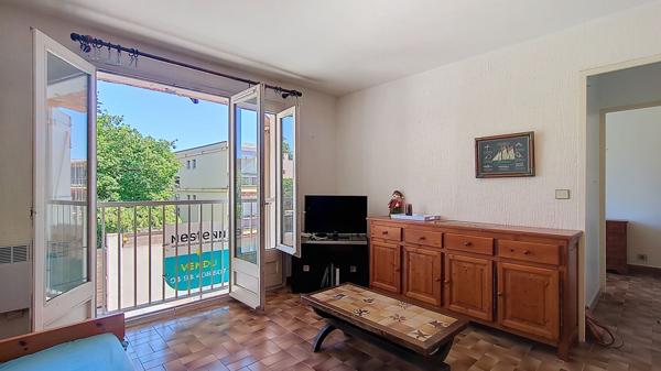 SAINTE MAXIME 2 PIECES CENTRE VILLE MER A PIED