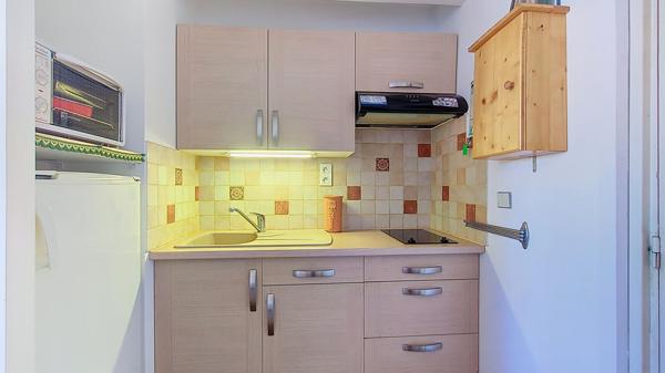 SAINTE MAXIME 2 PIECES CENTRE VILLE MER A PIED