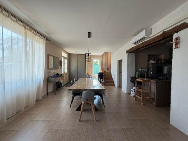 Maison
                                                                                                                                                                                                                                                                                                                        7 pièce(s)                                                                                                                                                                                                          4 chambre(s)                                                                                                                                                                                                          161  m²