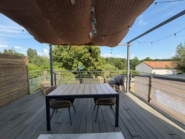 Maison
                                                                                                                                                                                                                                                                                                                        7 pièce(s)                                                                                                                                                                                                          4 chambre(s)                                                                                                                                                                                                          161  m²