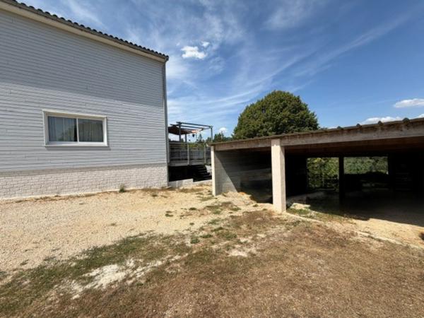 Maison
                                                                                                                                                                                                                                                                                                                        7 pièce(s)                                                                                                                                                                                                          4 chambre(s)                                                                                                                                                                                                          161  m²