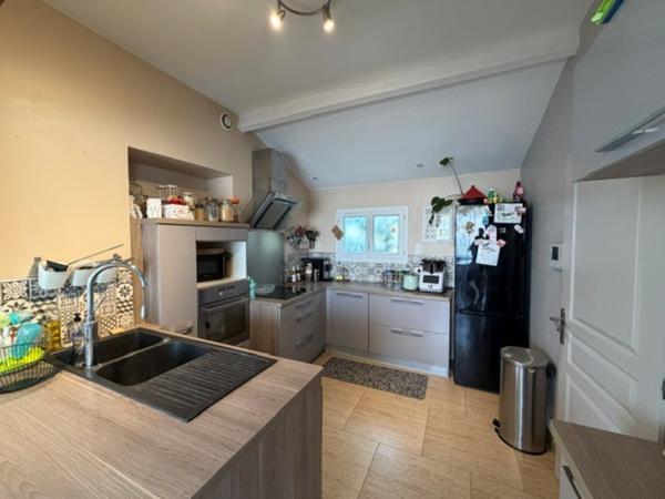 Maison
                                                                                                                                                                                                                                                                                                                        7 pièce(s)                                                                                                                                                                                                          4 chambre(s)                                                                                                                                                                                                          161  m²