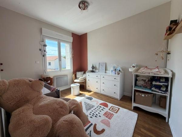 Maison
                                                                                                                                                                                                                                                                                                                        7 pièce(s)                                                                                                                                                                                                          4 chambre(s)                                                                                                                                                                                                          161  m²