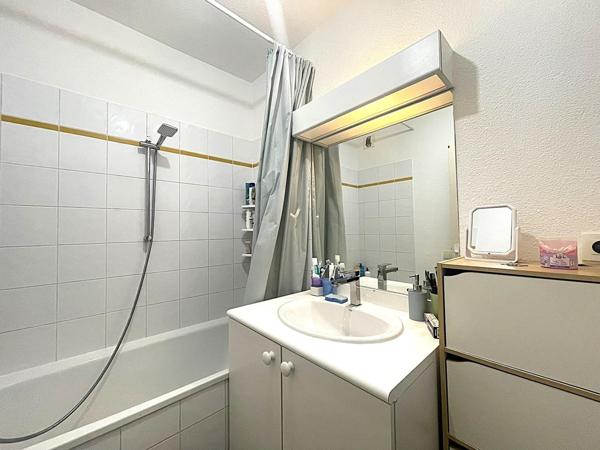 APPARTEMENT LUNEL 49 M2 AVEC BALCON