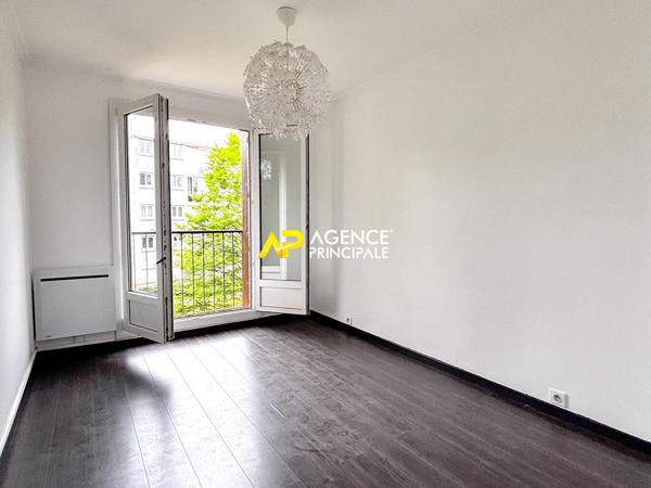 Sartrouville - Appartement 3 pièces, 2 chambres 63.65 m2 avec parking, balcon et cave 169 900 € **  - Référence  9586