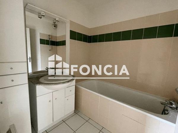 Location Appartement 2 pièces 46.4 m² - 15 AVENUE JEAN MONNET BAT 1 Rodez 12000