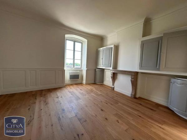 Appartement à louer 3 pièces 89.2m² Dole (39100)