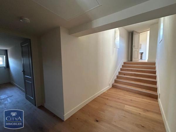 Appartement à louer 3 pièces 89.2m² Dole (39100)
