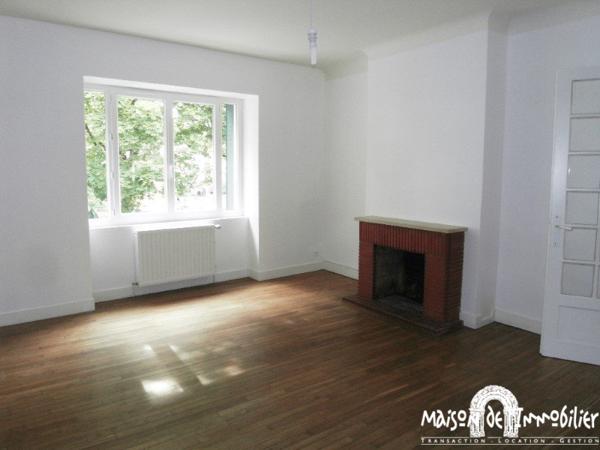 Location Maison de ville 2 chambres - 83m² - Garage - JARNAC Centre-ville