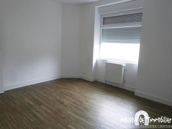 Location Maison de ville 2 chambres - 83m² - Garage - JARNAC Centre-ville