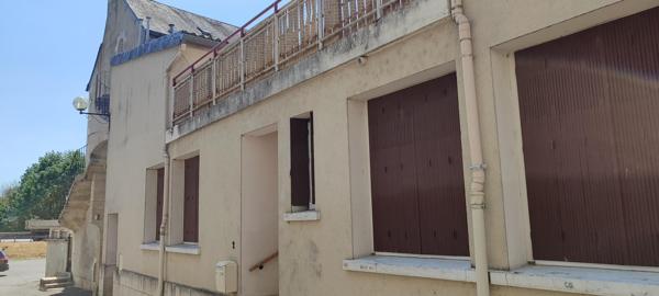 Maison évolutive avec local commercial au coeur de l'Ile Bouchard ou vaste projet familial !